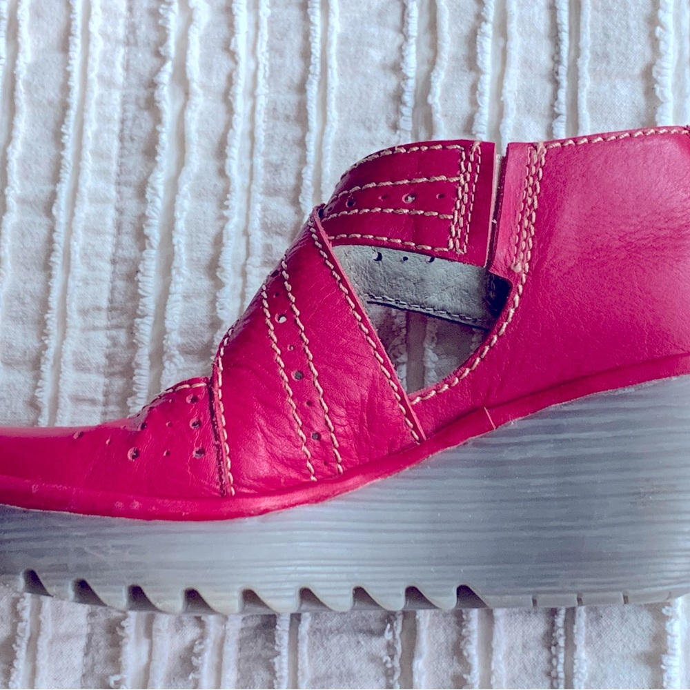 Red Fly London wedges - like new - Picture 4 of 9